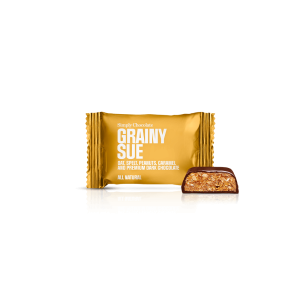 Grainy Sue – Box med 75 stk. bites | Havre, spelt, karamel, peanuts og premium mørk chokolade